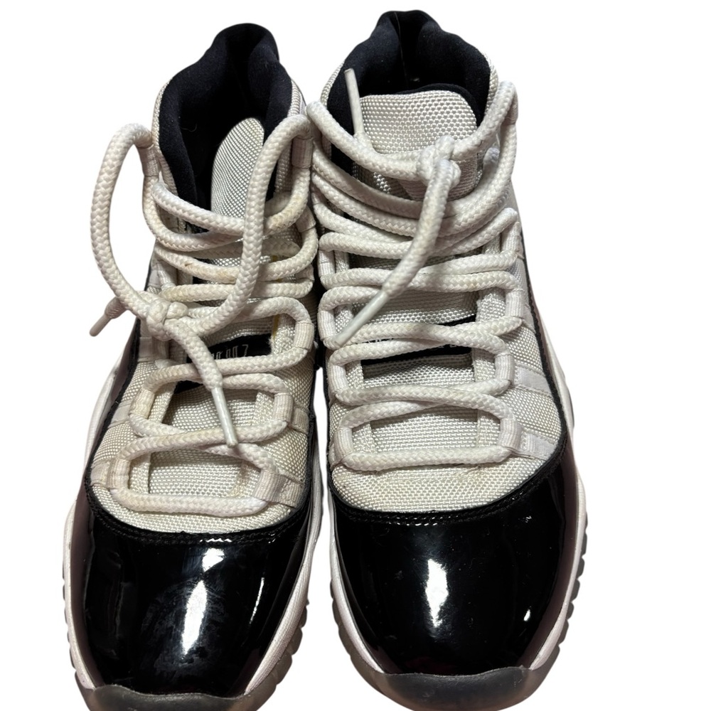 Nike Air Jordan 11 Retro Concord Size 7Y